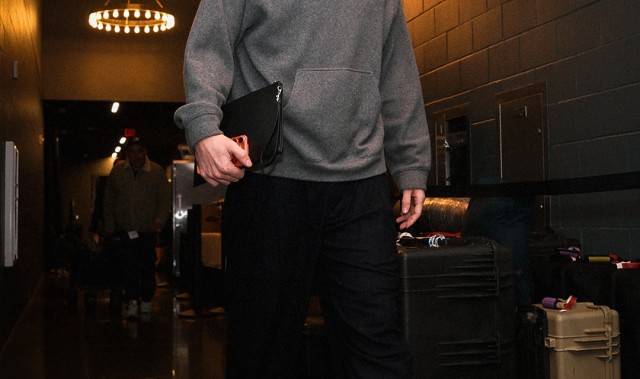 开云体育-东契奇42+7+8湖人不敌国王3连败，勒布朗22分德罗赞32+6