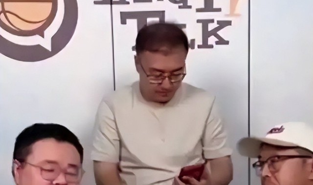 经纪人和杨毅同时爆料！林书豪在CBA遭国内球员恐吓，再突破就被废掉