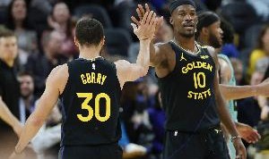 勇士VS鹈鹕首发：库里缺阵两场后复出 搭档波杰姆巴特勒穆迪追梦